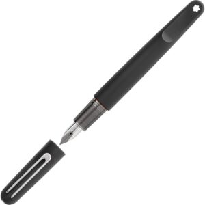 questa è l'immagine frontale della stilografica ultrablack di Montblanc