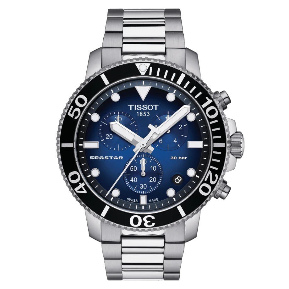 Questa è l'immagine frontale dell'orologio tissot seastar 1000 chronograph con il quadrante blu e il movimento automatico