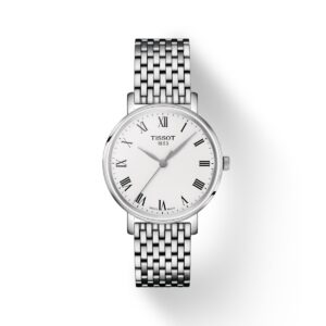 Questa è l'immagine frontale dell'orologio tissot everytime con quadrante argento di mm 34 e con cinturino acciaio maglia milano
