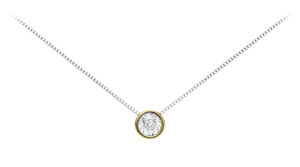 Questa è l'immagine frontale del girocollo in oro giallo 18 kt con un diamante di ct 0,04 della collezione luce di donna oro