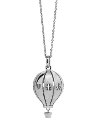 Questa è l'immagine frontale della collana suonamore di LEBEBE raffigurante una mongolfiera in argento