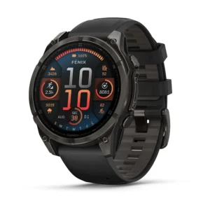 Questa è l'immagine frontale dell'orologio fenix 8 con schermo AMOLED con cinturino in silicone Black/pebble gray e quadrante da 47 mm con schermo AMOLED