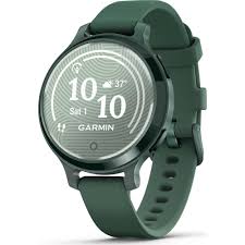 Questa è l'immagine frontale dell'orologio garmin lily 2 active nella colorazione jasper green e con diametro cassa da 38 mm