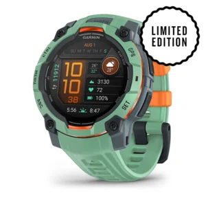 Questa è l'immagine frontale dell'orologio garmin instinct 3 amoled 45 mm nella colorazione neotropic