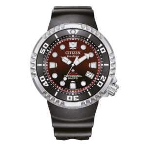 Questa è l'immagine dell'orologio citizen Promaster Diver's Eco Drive 300 mt con quadrante di colore rosso