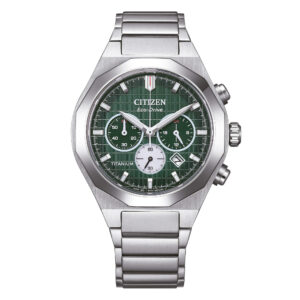 Questa è l'immagine frontale dell'orologio citizen Zenshin Senkei Crono Super Titanio con quadrante di colore verde
