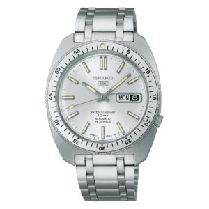Questa è l'immagine frontale dell'orologio seiko 5 sports Heritage Design Re-creation Limited Edition con quadrante di colore argento