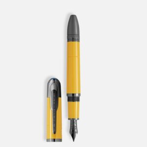 Questa è l'immagine frontale della stilo m di montblanc dedicata a enzo ferrari nella colorazione giallo modena