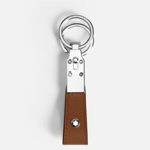 Questa è l'immagine frontale del portachiavi di montblanc nel pellame sartorial, colore fulvo, con passante
