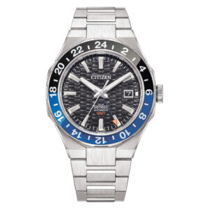 Questa è l'immagine frontale dell'orologio citizen Series 8 880 GMT Mechanical con quadrante nero e ghiera blu/nero
