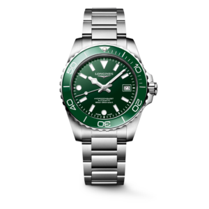 Questa è l'immagine frontale dell'orologio longines hydroconquest con quadrante verde e cassa di mm 39