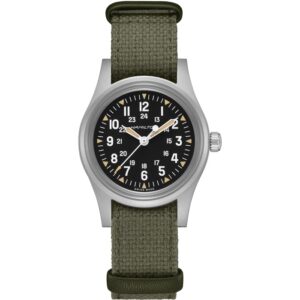 Questa è l'immagine frontale dell'orologio hamilton khaki field mechanical con cassa di mm 36 in edizione speciale con quadrante nero e cinturino in tessuto verde