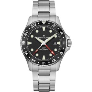 Questa è l'immagine frontale dell'orologio hamilton khaki navy scuba gmt automatico con cassa di mm 43 e quadrante nero