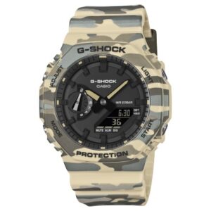Questa è l'immagine frontale dell'orologio casio g-shock classic camouflage verde della serie ga di casio con diametro cassa 48.5 × 45.4 × 11.8 mm
