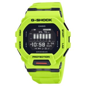 Questa è l'immagine frontale dell'orolgio casio g-squad della linea g-shock nella colorazione giallo lime, orologio adatto per lo sport