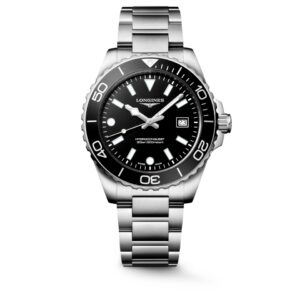 Questa è l'immagne frontale dell'orologio longines hydroconquest con movimento al quarzo, quadrante nero e cassa di mm 42