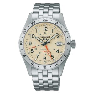 Questa è l'immagine frontale dell'orologio seiko 5 sports gmt con quadrante avorio e movimento automatico