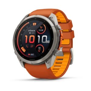 Questa è l'immagine frontale dell'orologio garmin fenix 9 pro Titanio con cinturino in silicone autumn orange e cassa di mm 51