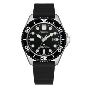 Questa è l'immagine frontale dell'orologio citizen promaster diver's 200 mt professional con quadrante nero, vetro zaffiro e cassa di mm 40
