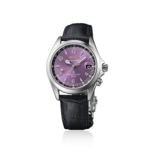 Questa è l'immagine frontale dell'orologio seiko prospex alpinist in edizione limitata per il 145esimo anniversario di seiko nella colorazione viola edo