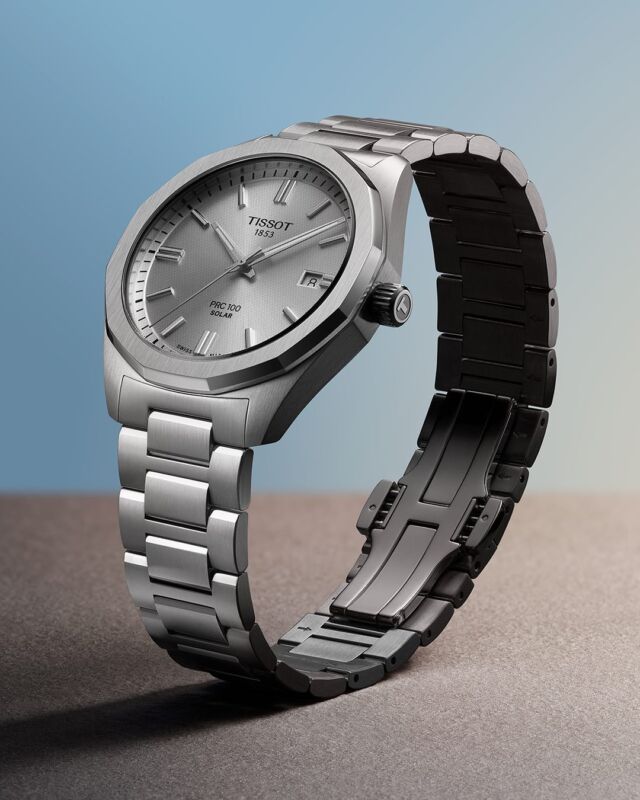 Funziona con la luce. Ha l’aspetto di un classico. È fatto per durare.
Il Tissot PRC 100 Solar dimostra che sì, si può davvero avere tutto: tecnologia solare, design elegante e affidabilità quotidiana.
Disponibile ora in negozio.

#Tissot #PRC100Solar #SolarWatch #gioielleriapaschetta