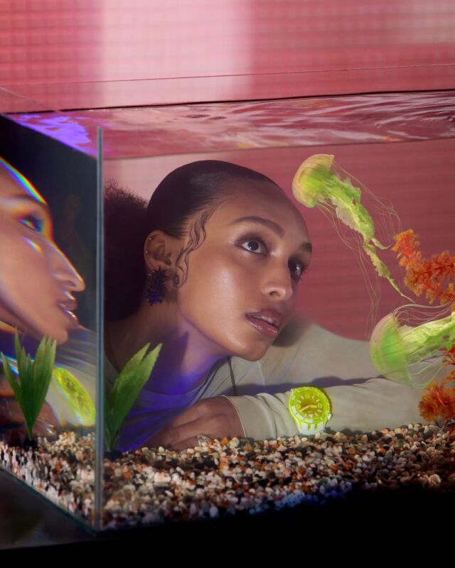 🌊 Tuffati nel colore!
Swatch SCUBAQUA Jelly Effect: l’orologio che gioca con luce e trasparenza come un vero abitante del mare.
🎒Portalo in vacanza, in città o dove vuoi: ogni luogo diventa una nuova immersione.

#SwatchSCUBAQUA #gioielleriapaschetta